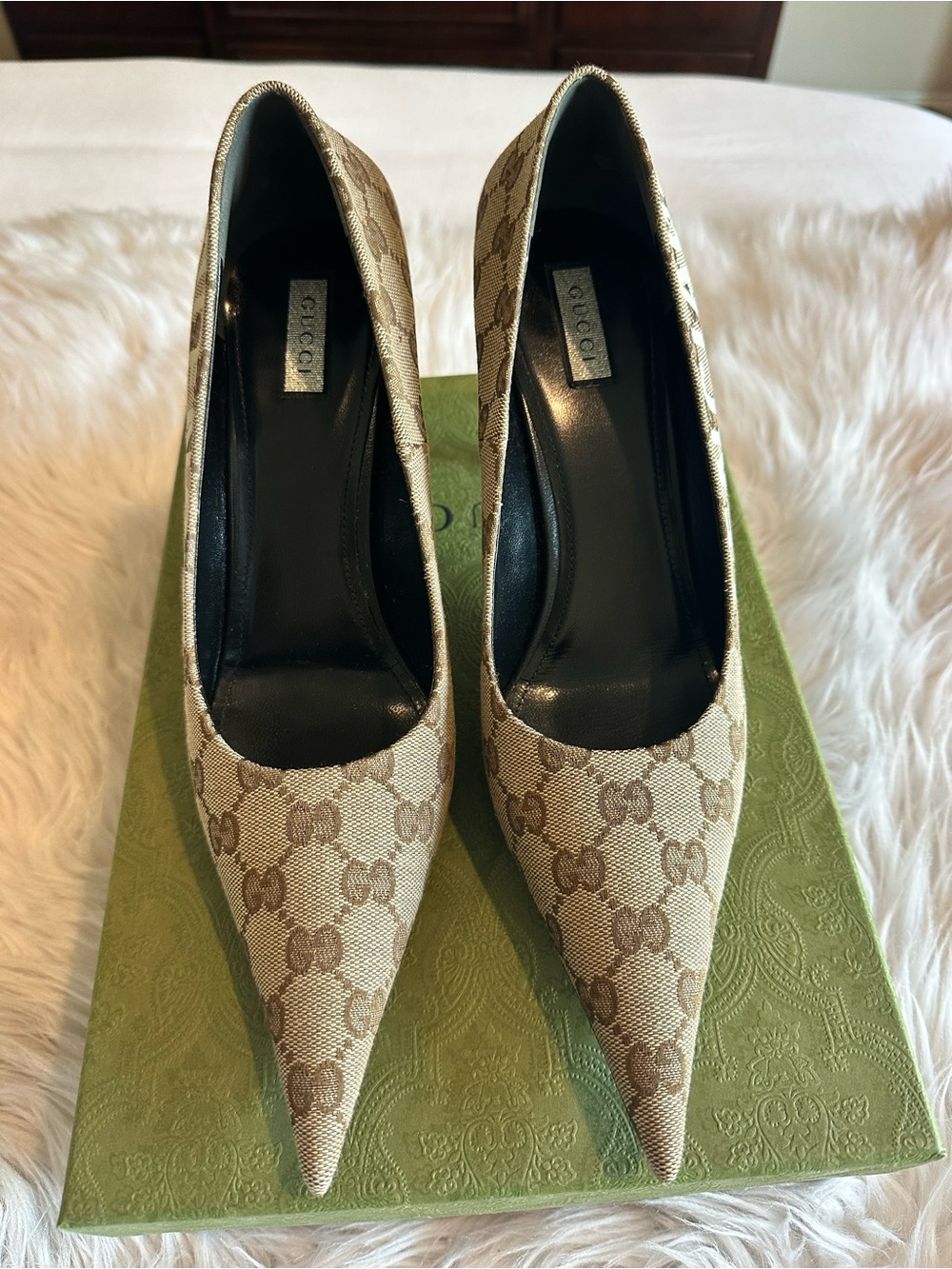 Gucci Beige Monogram Pointed Toe Stiletto Heels 85mm. 40.5/10.5 size. - Picture 6 of 11